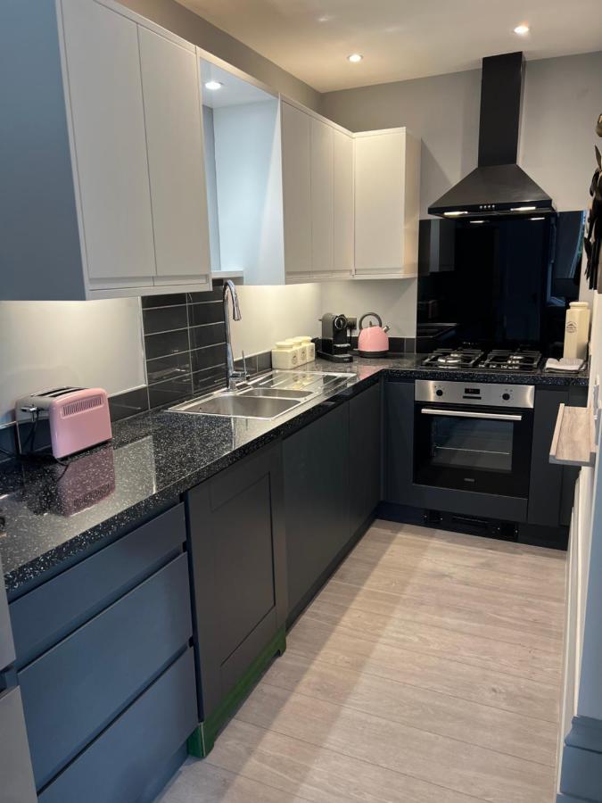 Luxury Garden Apartment Under The Castle, โดเวอร์ ภายนอก รูปภาพ
